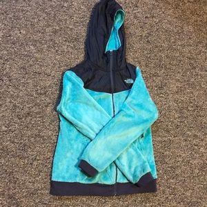 Super fluffy teal north face jacket